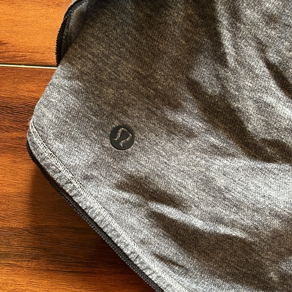 Lululemon Hotty Hot Shorts Grey Size 6 - Picture 4 of 6